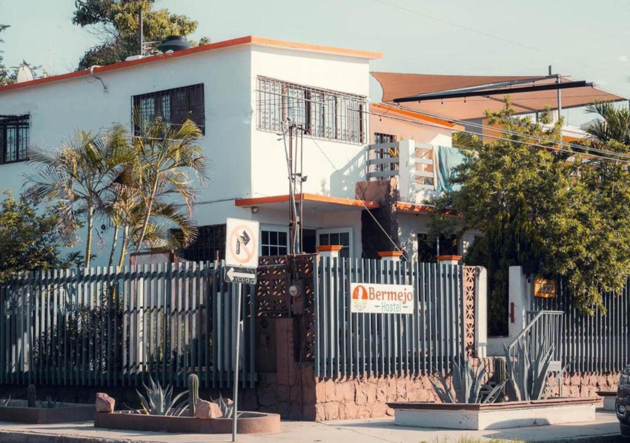 Bermejo Hostel La Paz Bagian luar foto